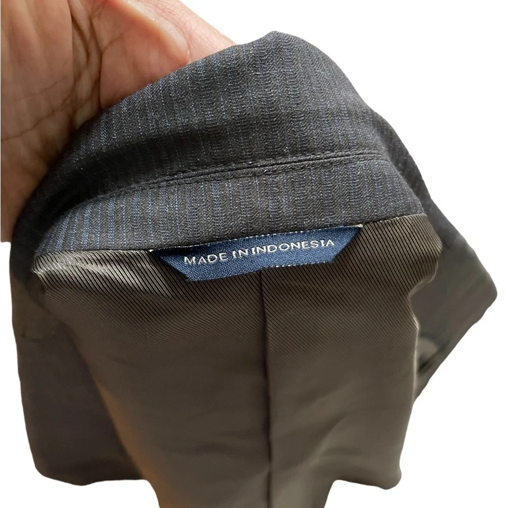 Banana‎ Republic Two Button Pin Stripe Blazer Sport Jacket Size: 42R